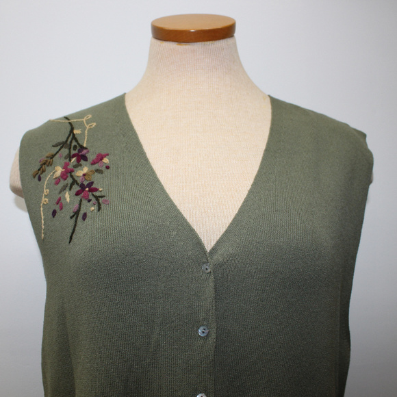 Koret Spring long Skirt and Button Sleeveless top - Picture 2 of 5